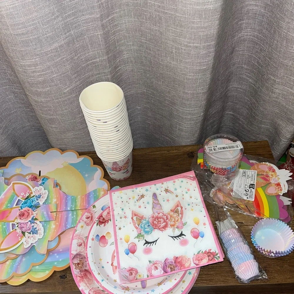 Unicorn Party Supplies Set - Pink and White